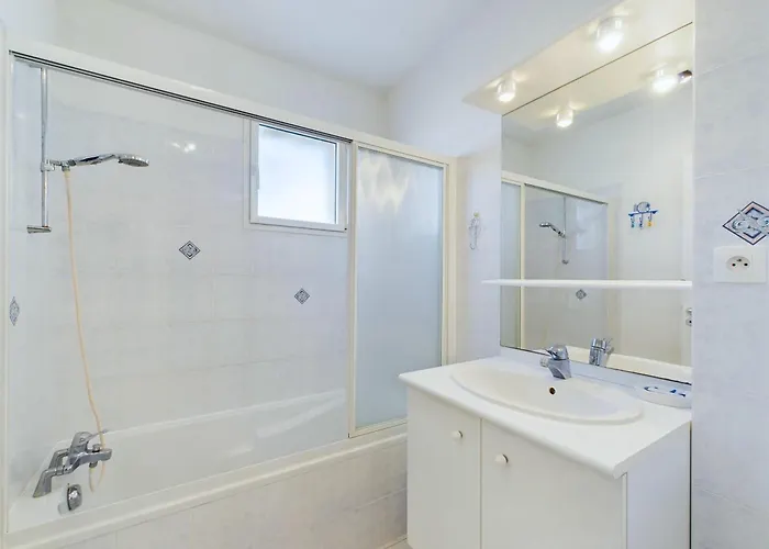 Pour 4 Personnes Aux Sables D'olonnes